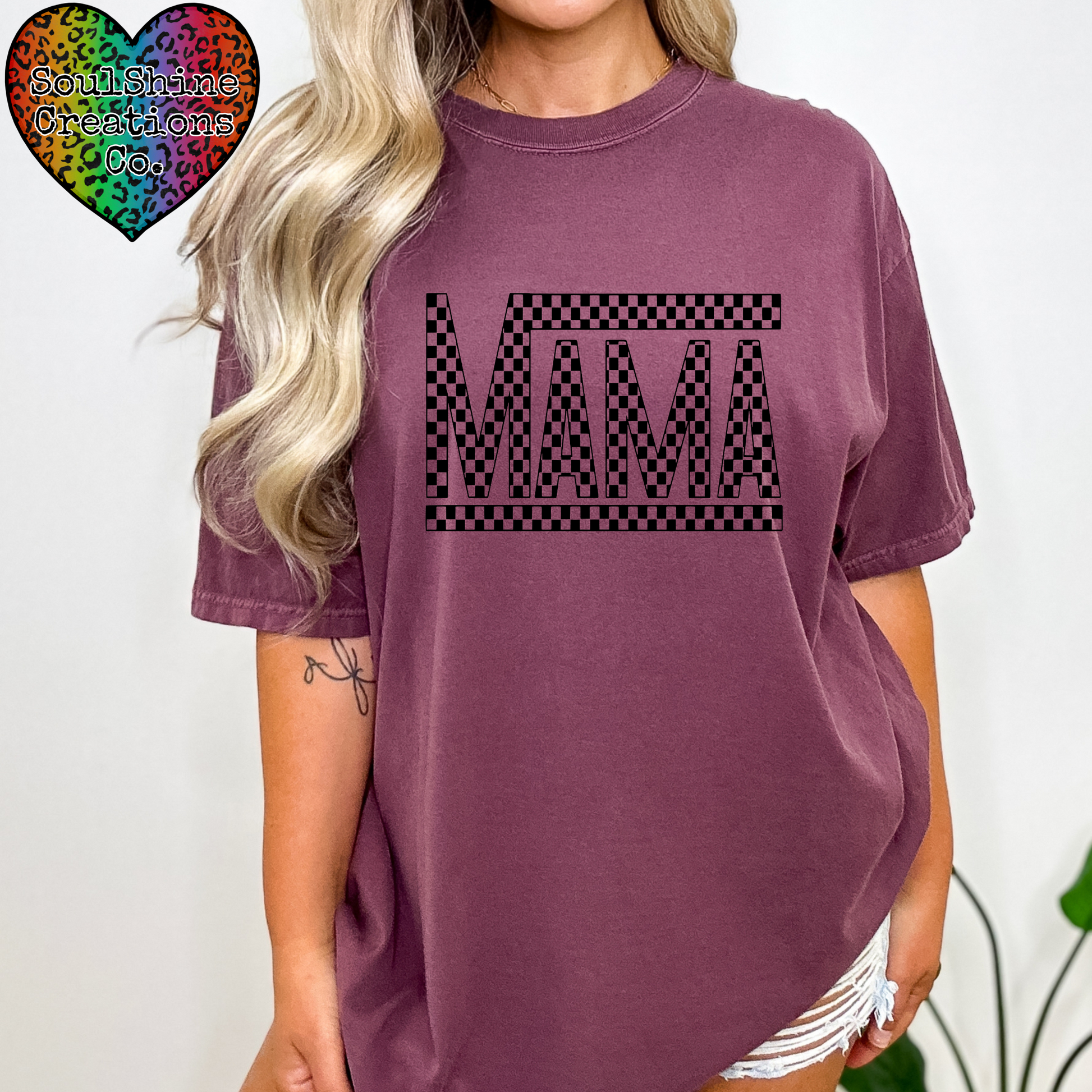 Mama Trendy Curvy Font with Heart Shirt – SheltonShirts